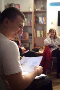 Веселий учасник події