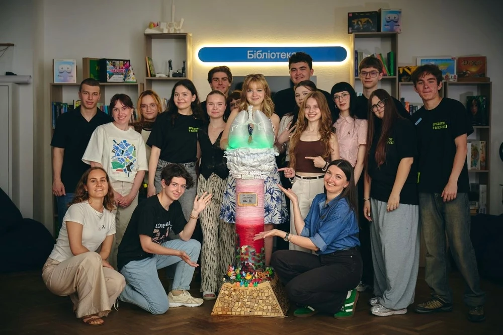 Мистецька інсталяція “ЗаПовітря”